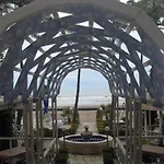Dik\'S Sons Hotel